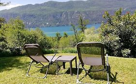 Meuble Avec Jardin Au Bord Lac Du Bourget